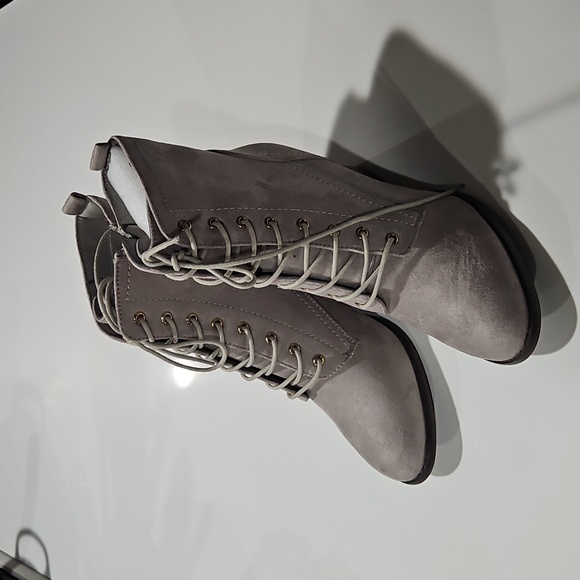 Journee Collection Baylor Bootie. Sz 9 Nwot. - Picture 2 of 7